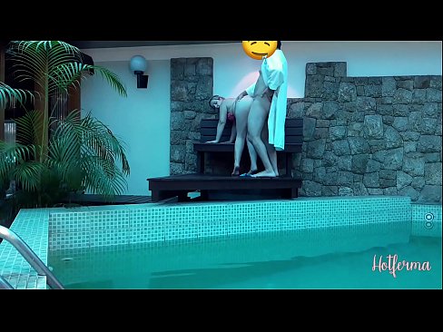 ❤️ Bosi fton shërbëtoren në pishinë, por nuk mundi t'i rezistonte një nxehtësie ❤️ Video porno në pornografi sq.kiss-x-max.ru ❌❤