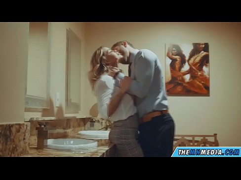 ❤️ Kur një bjonde me bukë ju josh në një banjë publike ❤️ Video porno në pornografi sq.kiss-x-max.ru ❌❤
